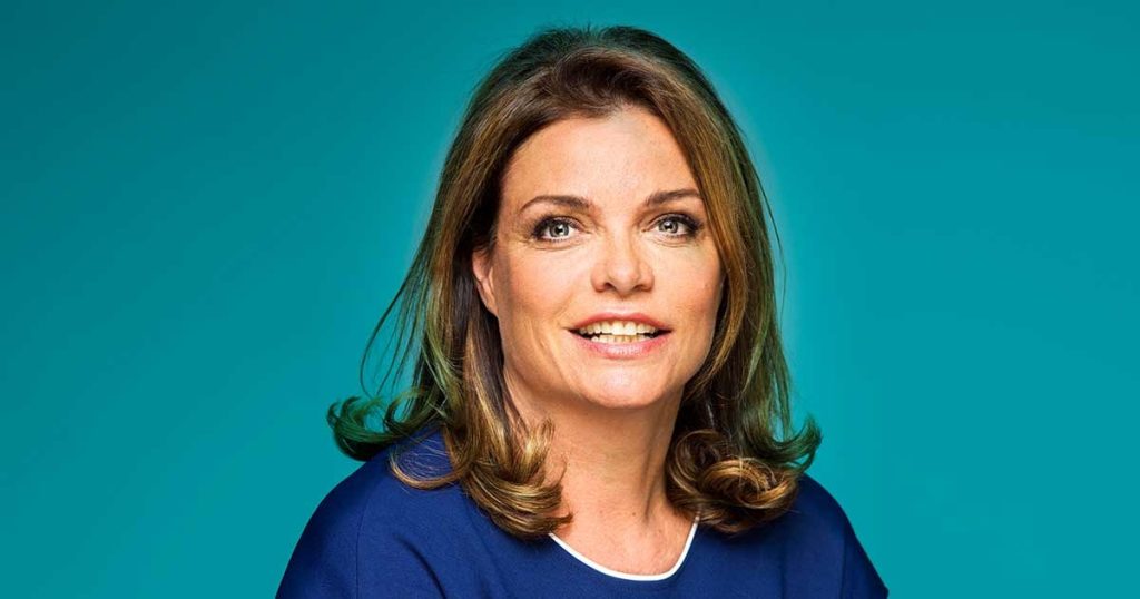 Foto von Goedele Liekens auf blauem Hintergrund