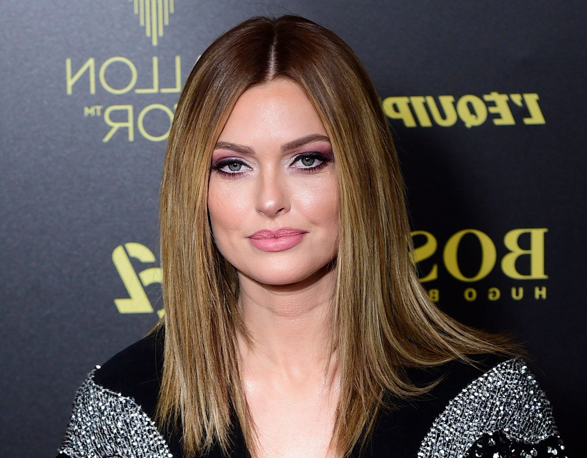 Caroline Receveur En 2025 Une Influenceuse Polyvalente La T te D 