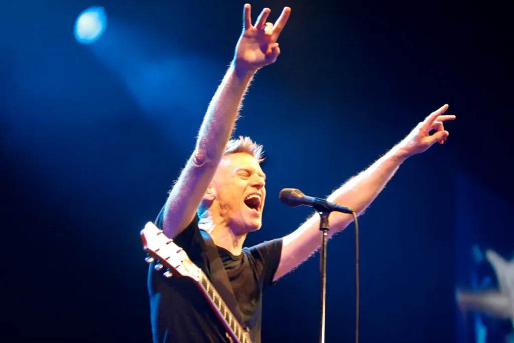 Bryan Adams sur scène - Photo d'illustration de l'article Fortune Bryan Adams