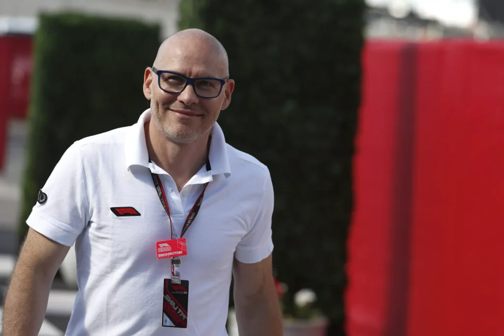 Jacques Villeneuve - Cover photo of article Fortune Jacques Villeneuve