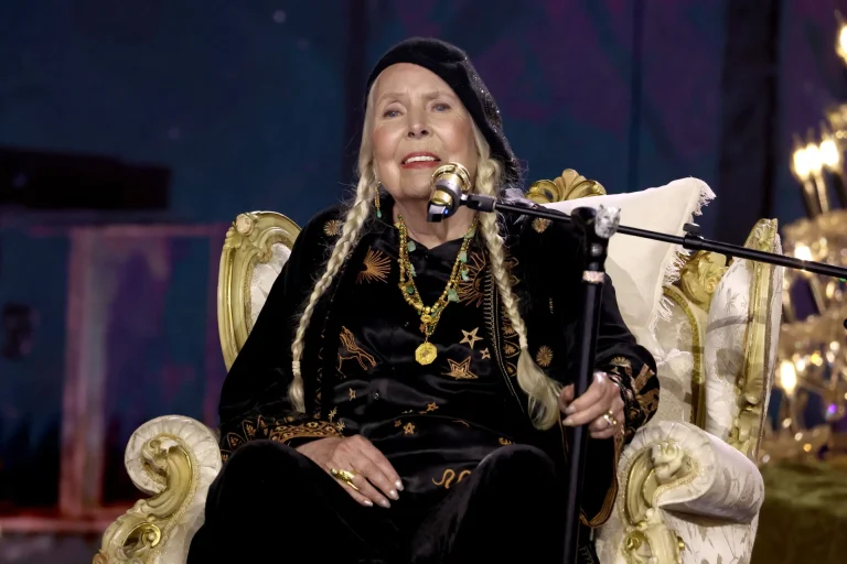 Joni Mitchell - Photo de couverture de l'article Fortune Joni Mitchell