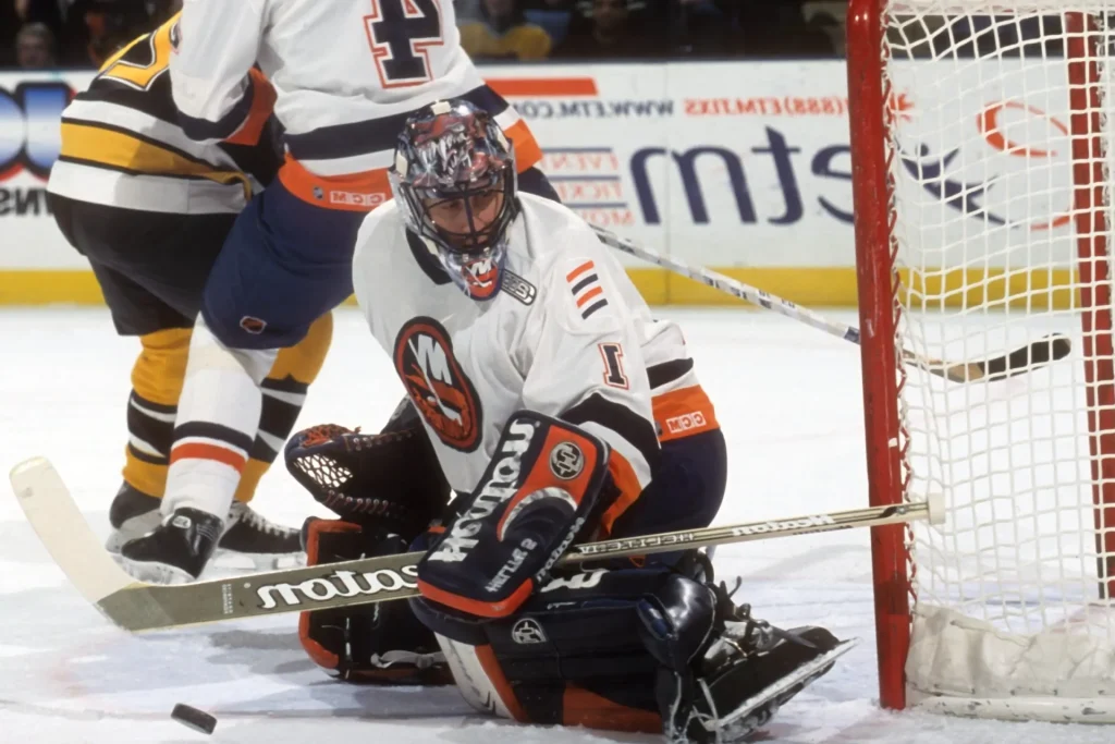 Roberto Luongo met de New York Islanders - Illustratie foto van Fortune artikel Roberto Luongo