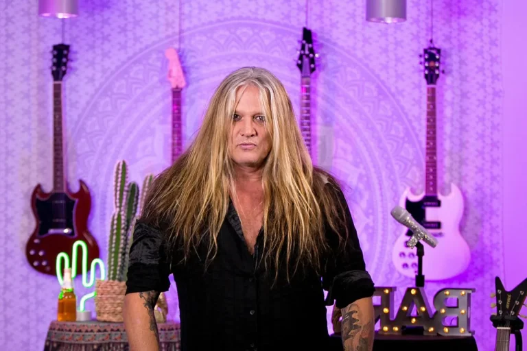 Sebastian Bach - Coverfoto van het artikel Fortune Sebastian Bach