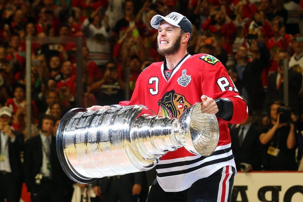 Jonathan Toews – triplé en fusillade