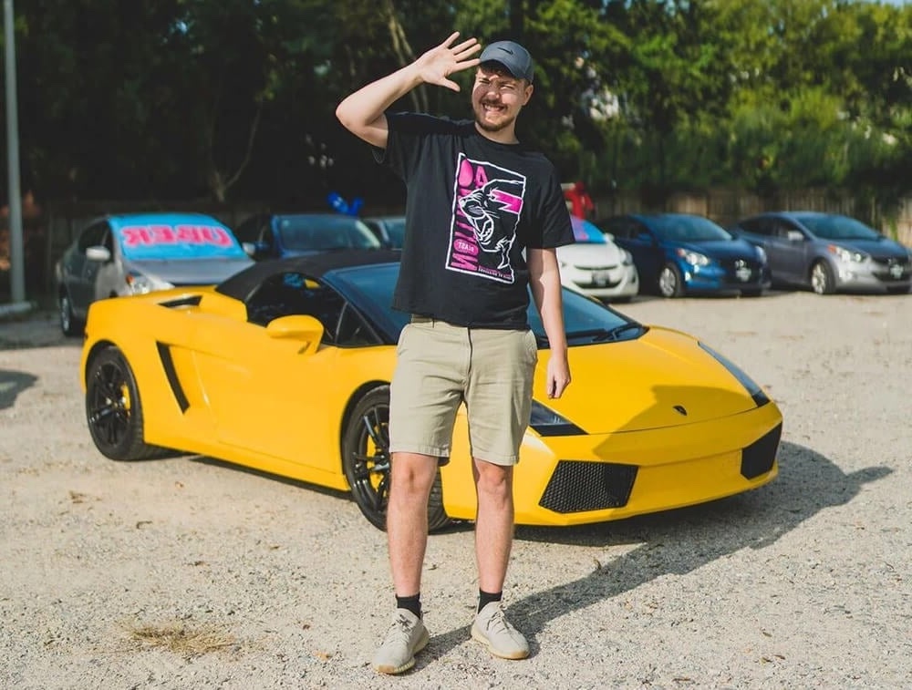 De luxe auto's van MrBeast