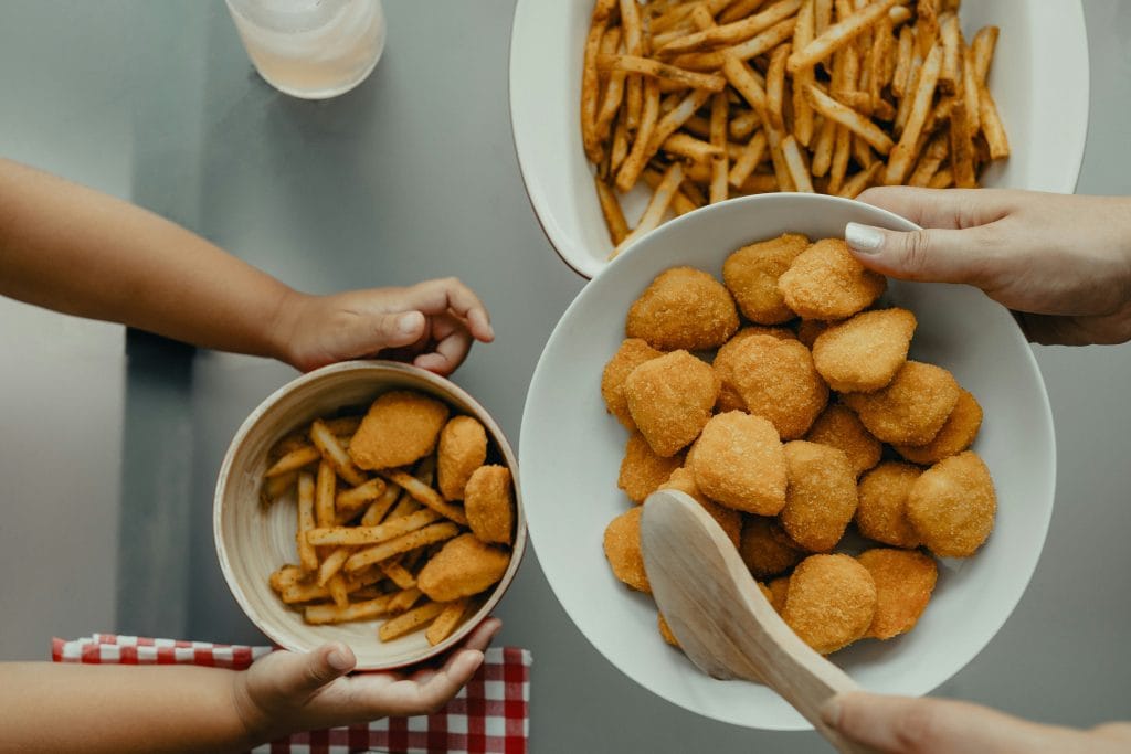 Ein Familienessen, das durch die Clarebout-Pommes frites bereichert wurde und die Harmonie und Qualität widerspiegelte, die der Familie Clarebout am Herzen liegt.