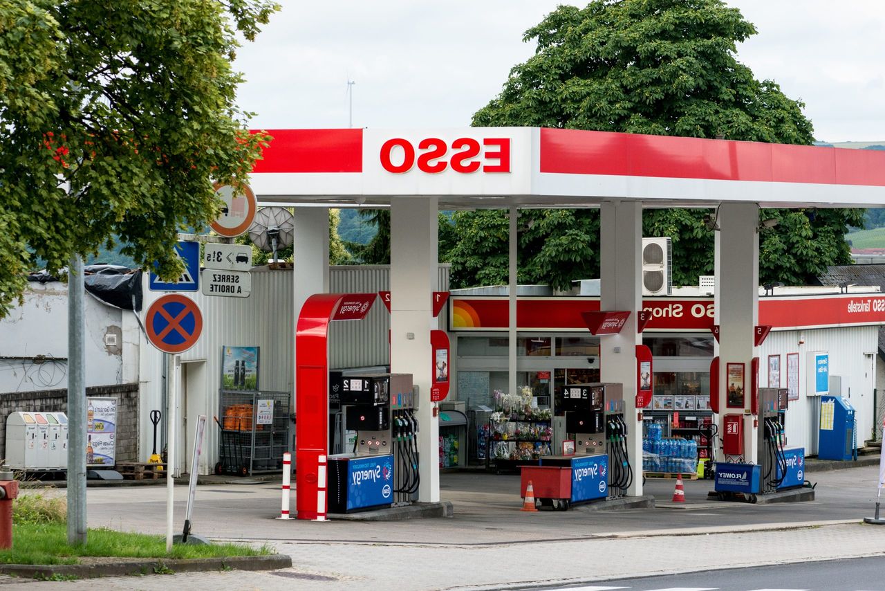 station essence de Francis Wanten