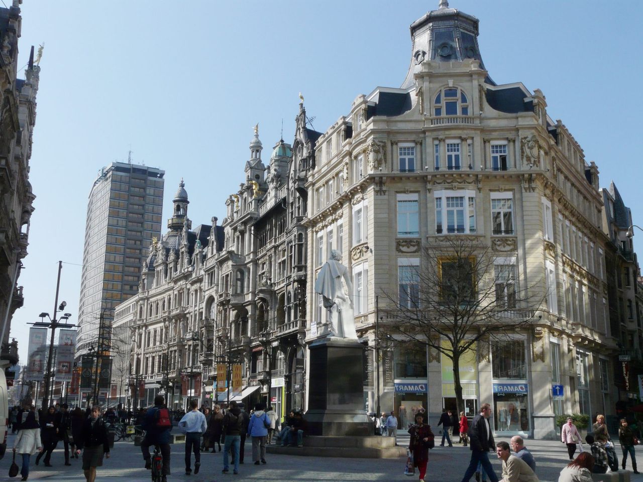 Place à anvers bought by the Hayen family