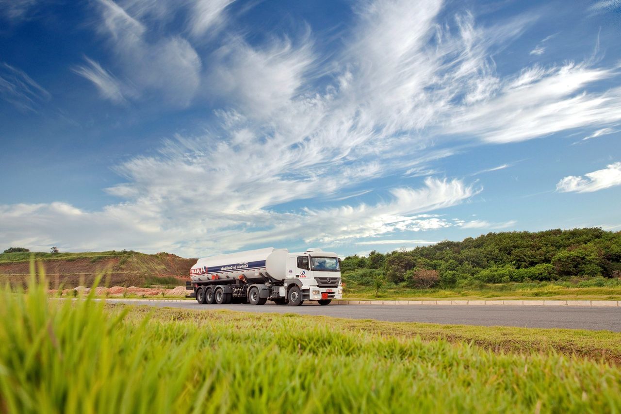 Transport d'essence de la Famille Maes