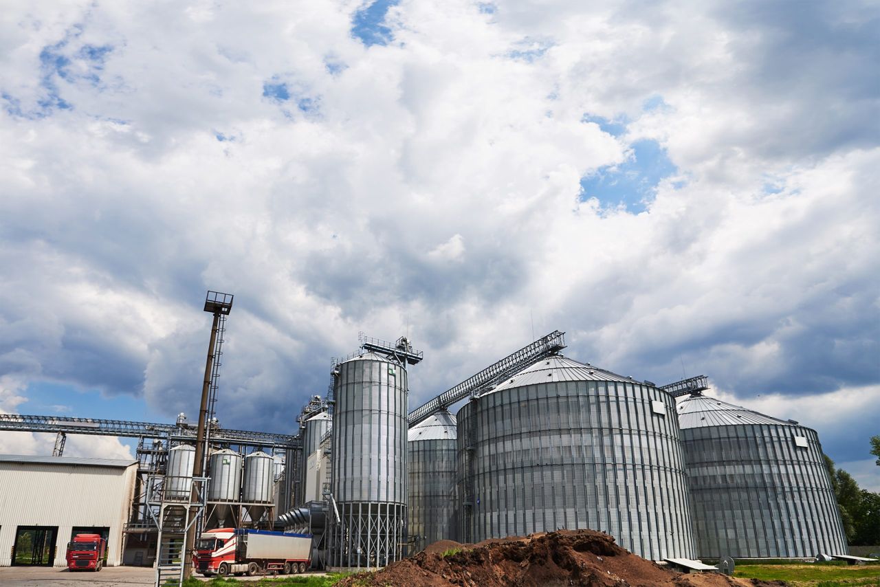 Usines de production de céréales par Patrick Maselis