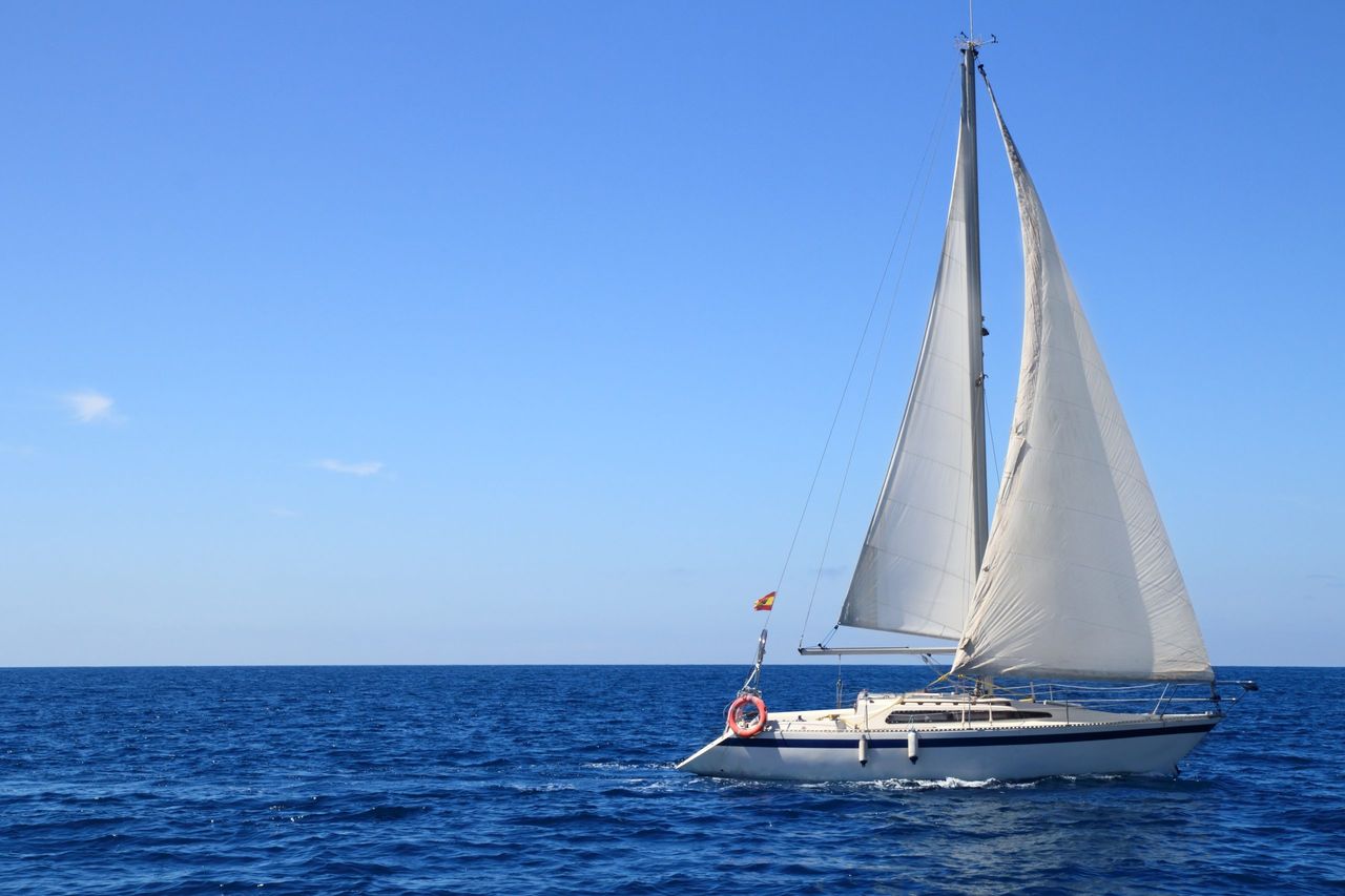 Paul Jambers doet verslag van zeilboten op zee