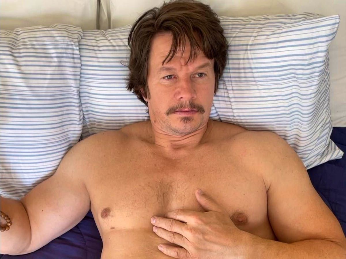 Mark Wahlberg in bed