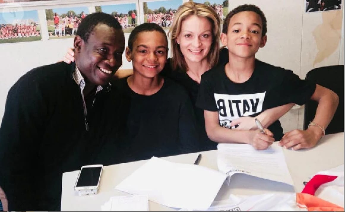 Aliou Mara et sa famille avec ses enfants et sa fortune