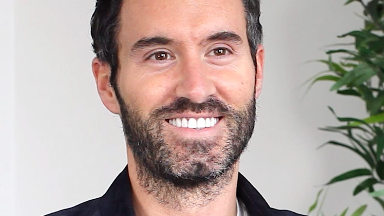 Nahaufnahme von Anthony Bourbon und seinem Vermögen