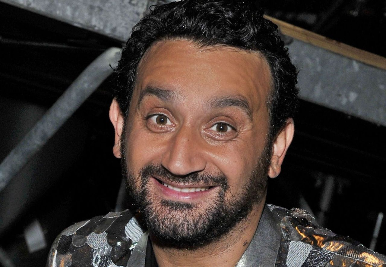Foto von Cyril Hanouna und seinen mehr als Millionen Euro.