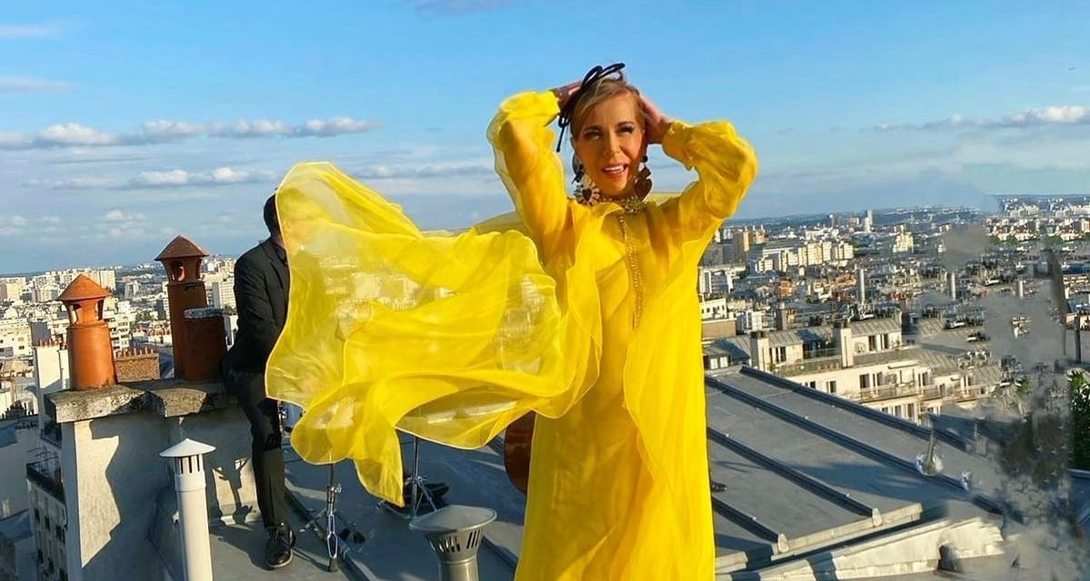 singer Hélène Benhamou