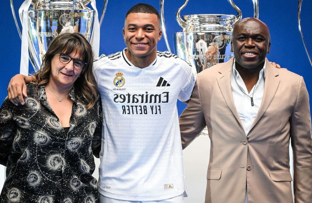 die Familie von Kylian Mbappé mit seiner Mutter und seinem Vater