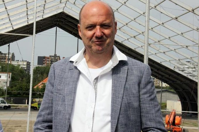 photo by Jan Van Esbroeck 