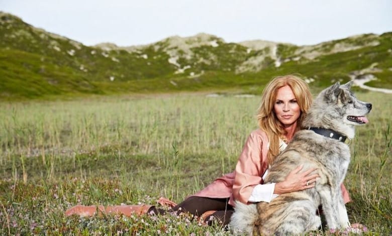 Rosalie van Breemen and her wolf dog