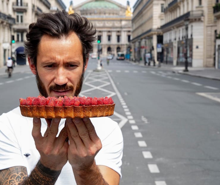 photo of Cédric Grolet and his tart
