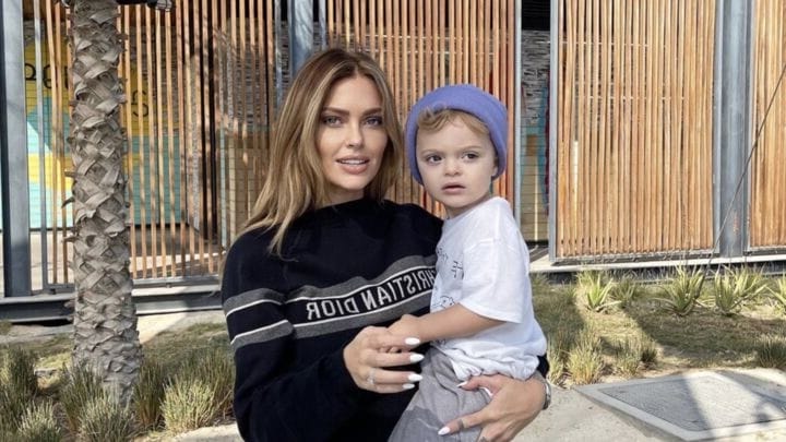 Caroline Receveur and her child by Hugo Philip