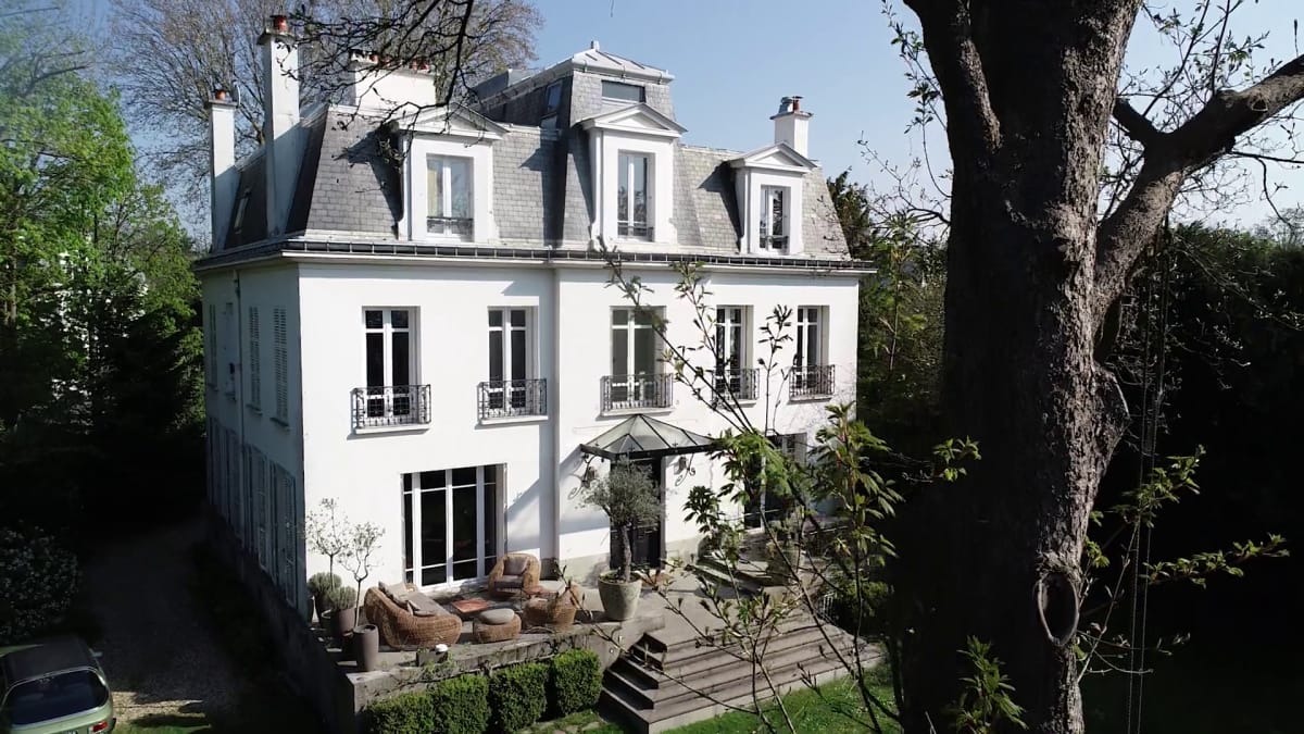 Mylène Farmer's villa in Paris
