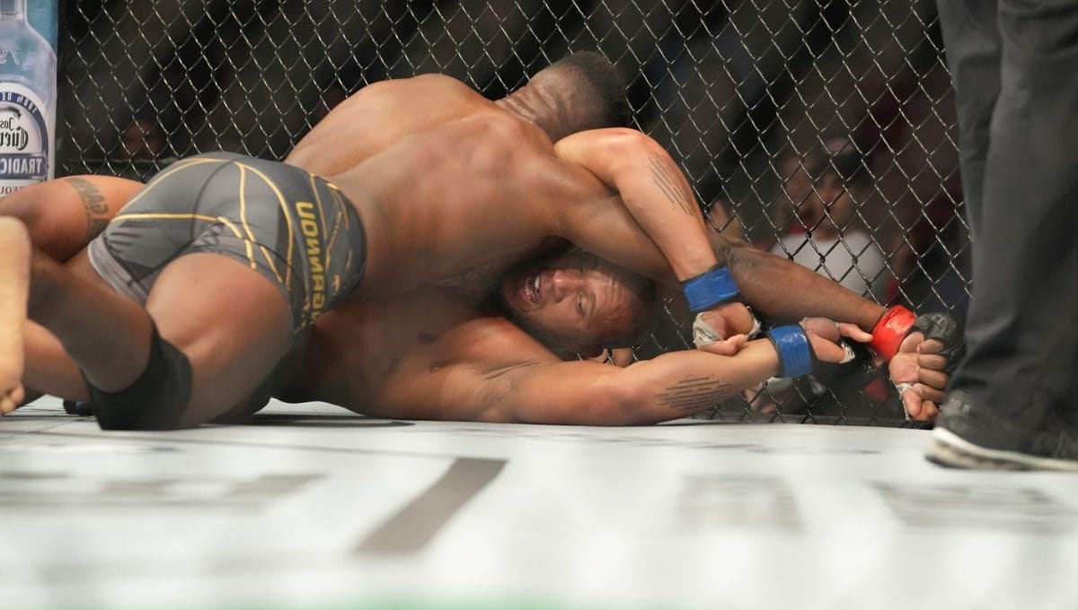 photo of Fernand Lopez in action