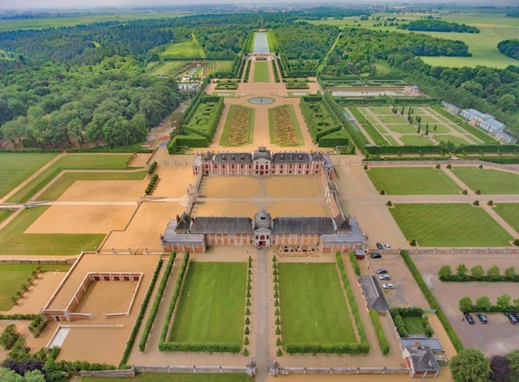 Jacques Garcia's castle fortune