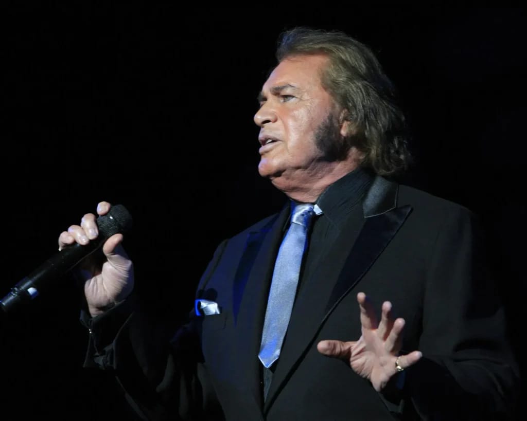 Engelbert Humperdinck - Illustration image for the Engelbert Humperdinck Net Worth article