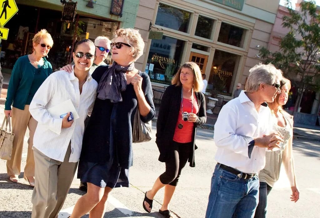 Kelly McGillis with her partner Melanie Leis - Illustration of the Fortune Kelly McGillis article.