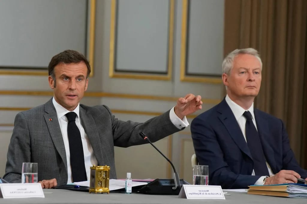 President Macron and Bruno Le Maire - Illustration photo of Bruno Le Maire Fortune article