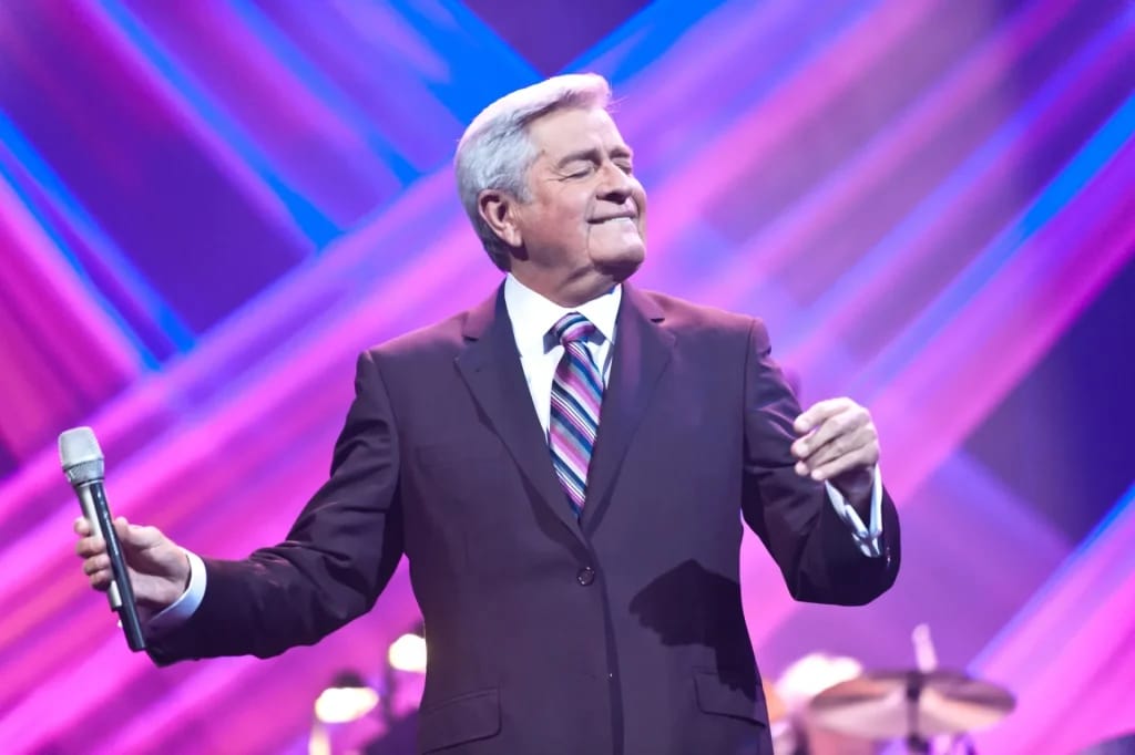 Michel Louvain auf der Bühne - Titelbild des Artikels Michel Louvain Fortune