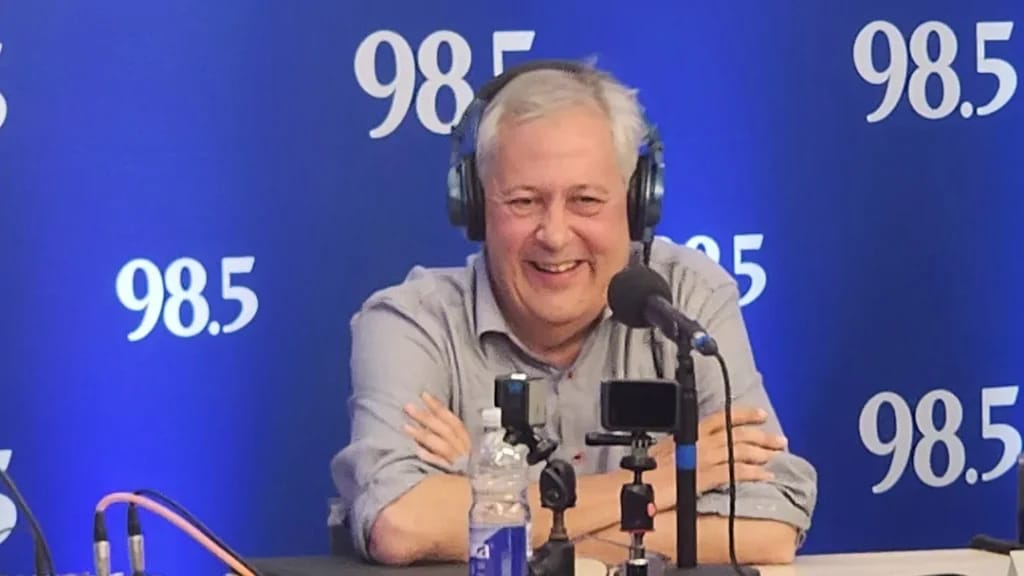 Paul Arcand on 98,5 FM - Illustration of the article Paul Arcand Salaire