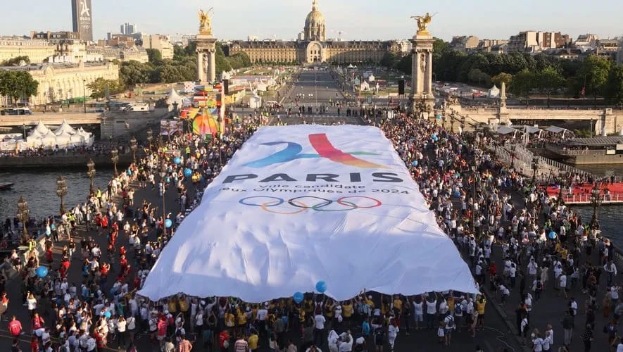 Promoting the Paris 2024 Olympic Games - article illustration image Tony Estanguet Salary