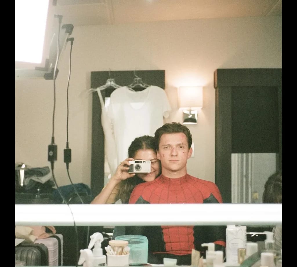 Tom Holland and Zendaya on instagram - illustration photo of the article Fortune Tom Holland