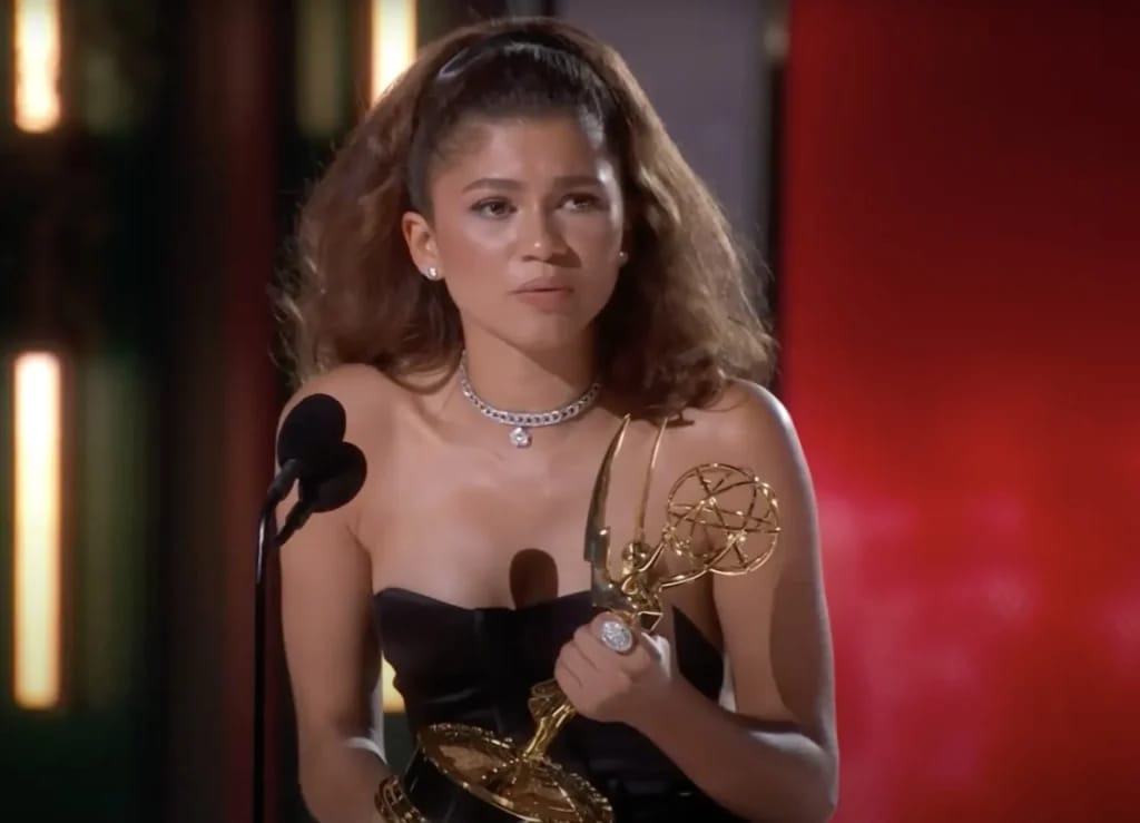 Zendaya with her Emmy Award - Article photo Fortune Zendaya