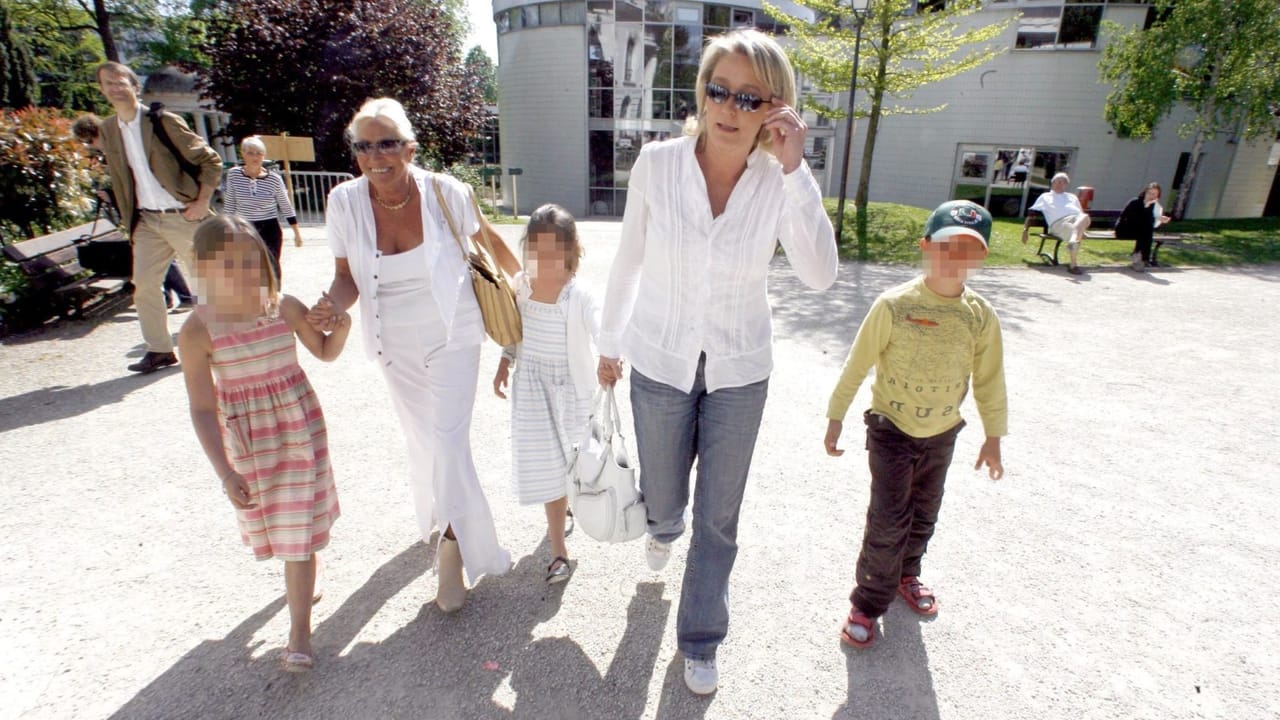photo of the marine le pen family