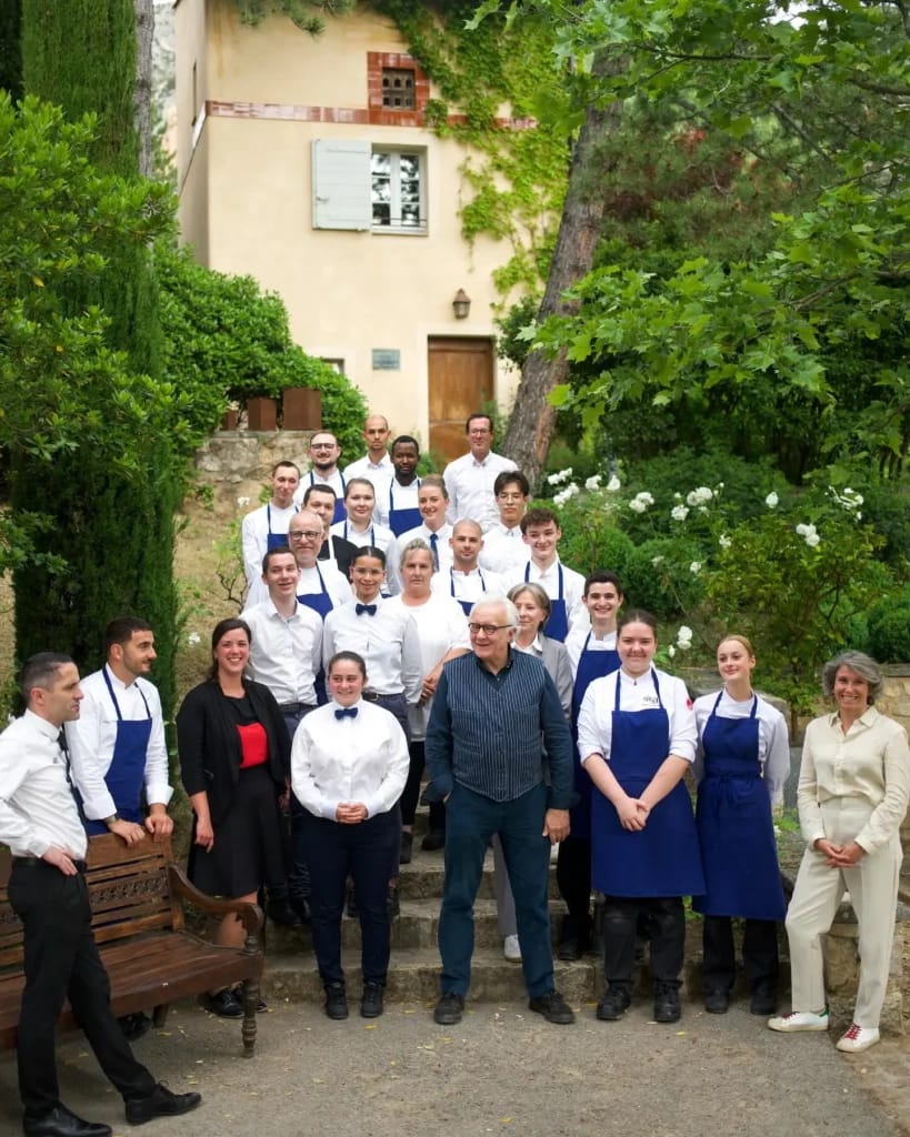 Das Team der Bastide de Moustiers in der Provence - Foto zur Illustration des Artikels Alain Ducasse Fortune