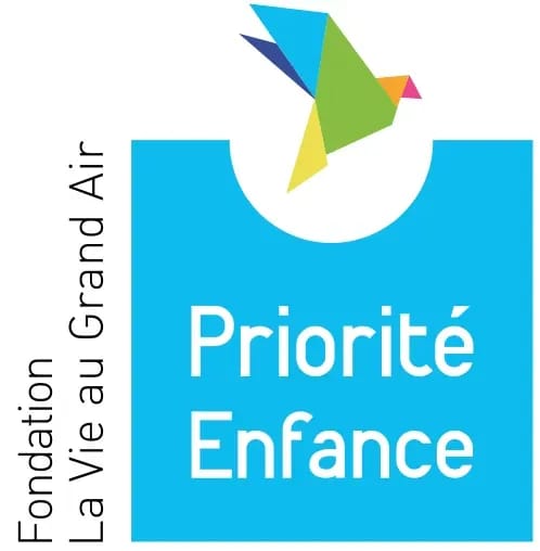 La Vie au Grand Air Foundation logo - illustration of Fortune article by Isabelle Altmayer