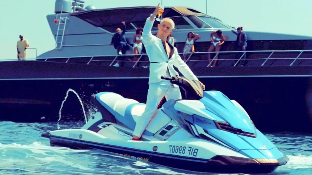 Michou in the clip for ''Dans le club'' - Illustration of the article Fortune Michou