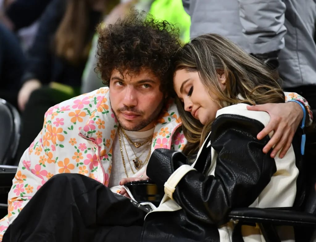 Benny Blanco und Selena Gomez - Illustrationsfoto zum Artikel Benny Blanco Vermögen