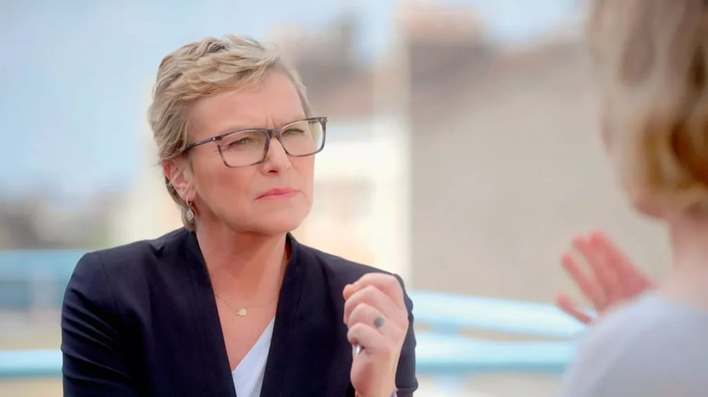 Élise Lucet - Photo illustration of Fortune Élise Lucet article