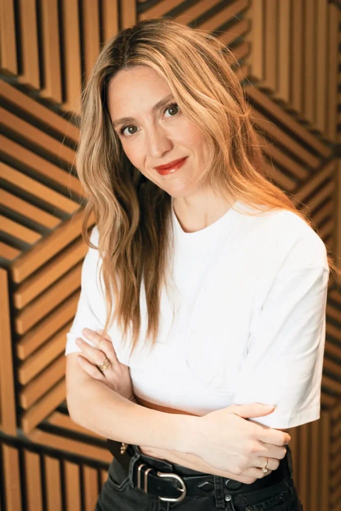 Evelyne Brochu - Illustration photo for the Evelyne Brochu Net Worth article