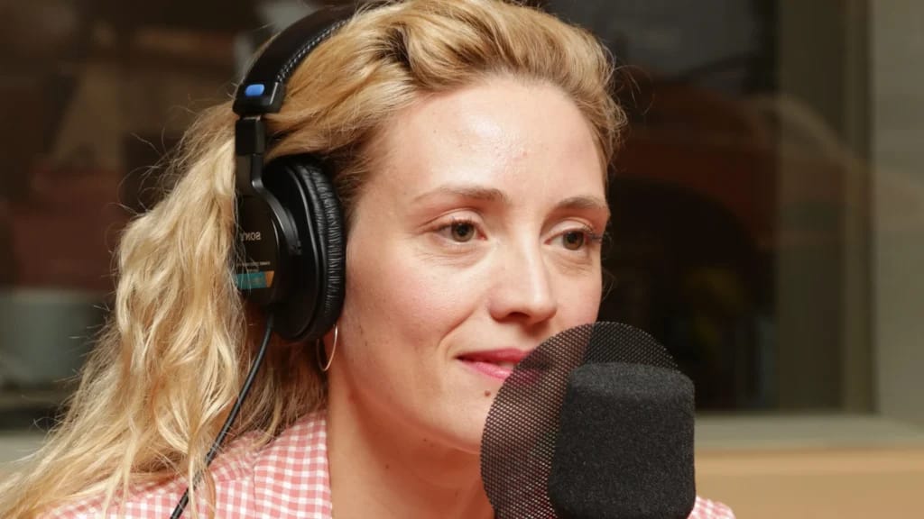 Evelyne Brochu - Illustration photo for the Evelyne Brochu Net Worth article