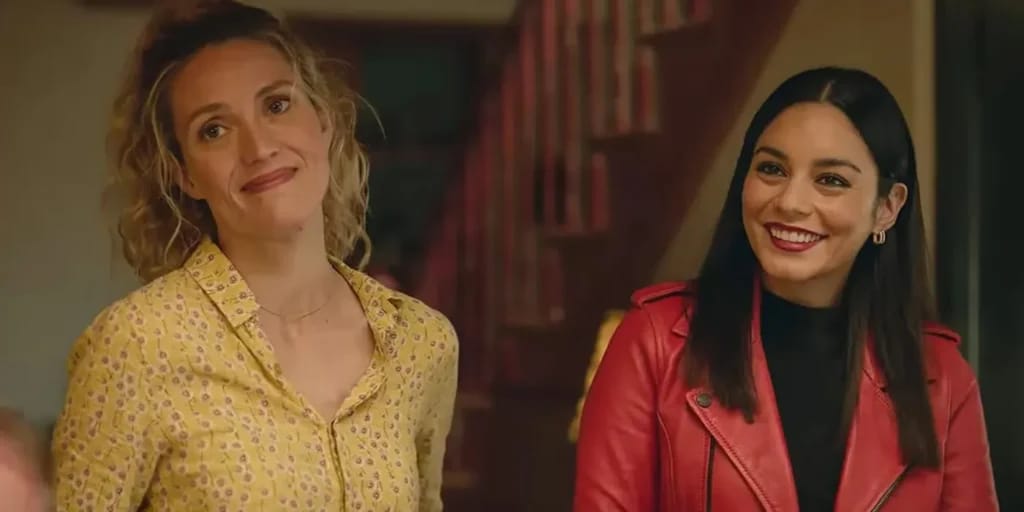 Evelyne Brochu and Vanessa Hudgens - Illustration photo for the Evelyne Brochu Net Worth article