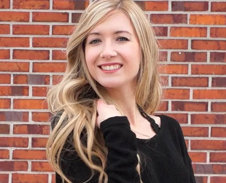 GirlyAddict - Illustrationsfoto des Artikels Vermögen GirlyAddict