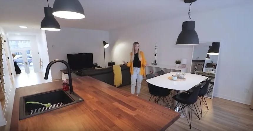 GirlyAddict - Illustrationsfoto des Artikels Vermögen GirlyAddict