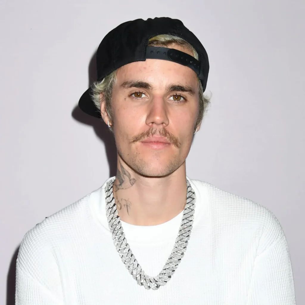 Justin Bieber - Illustration des Artikels über die reichsten Sänger Kanadas