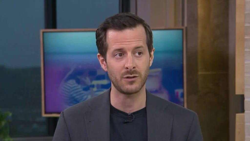 Philippe Vincent Foisy - Illustration photo for the Philippe Vincent Foisy Fortune article