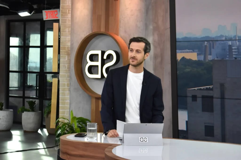 Philippe Vincent Foisy on Salut Bonjour - Illustration photo for the Philippe Vincent Foisy Fortune article